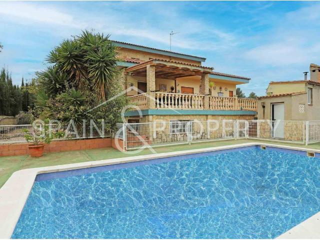 Chalet a la venta en suelo urbano en Turís