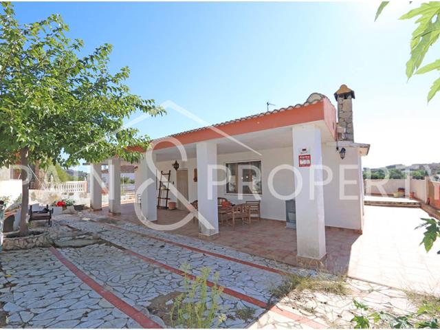 Chalet a la venta en suelo rústico en Montroy, Valencia