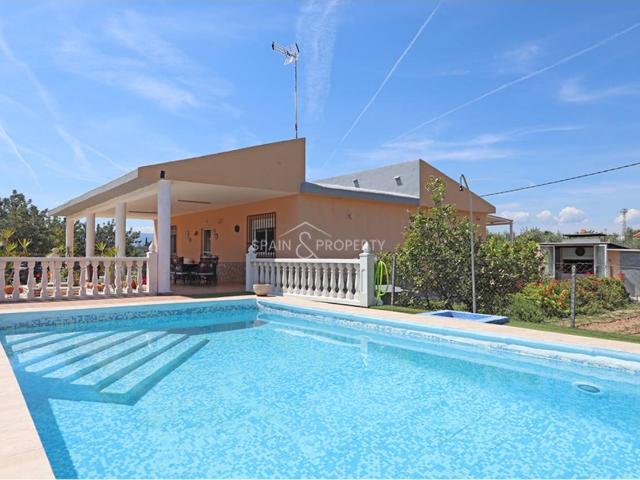 Chalet a la venta en suelo rústico en Montroy, Valencia