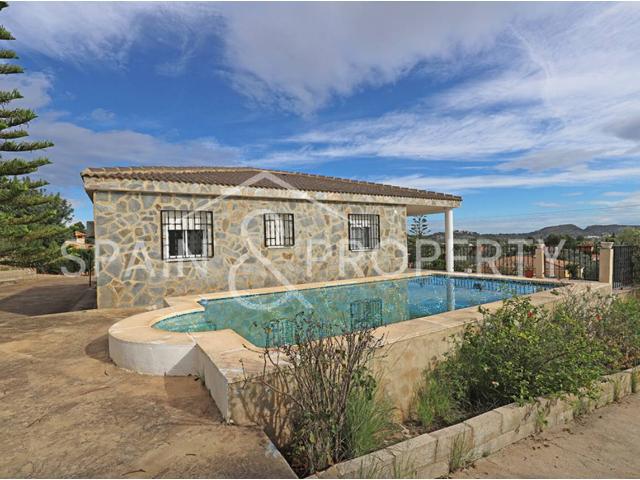 Chalet a la venta en suelo rústico en Montroy, Valencia