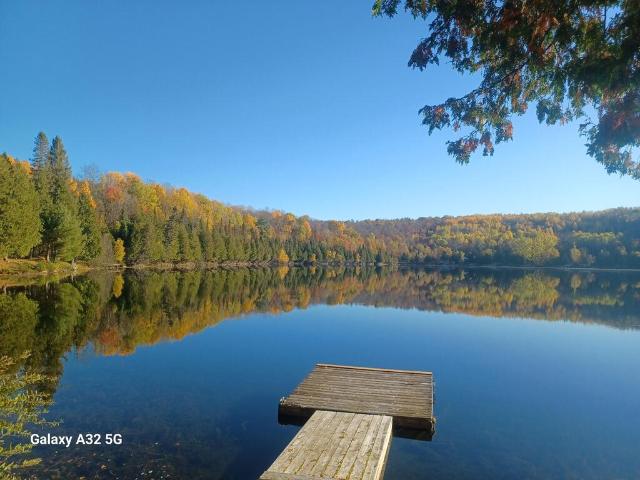 Chalet à Louer 1 chemin du lac Ecarte, Aumond 14 photos | Logis Québec