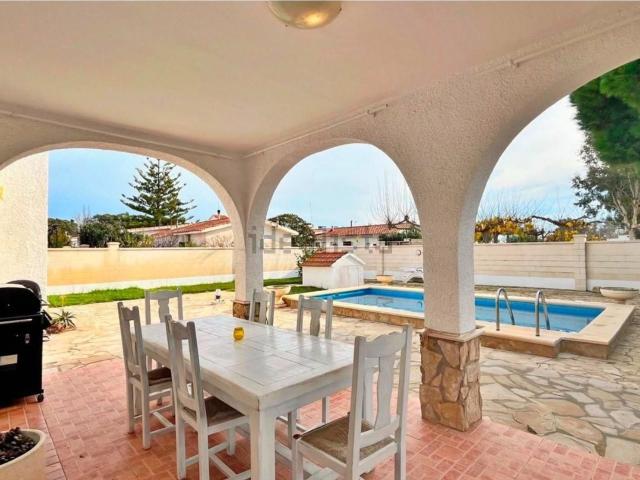 Chalet, Amposta