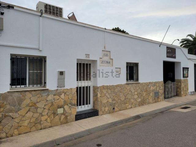 Chalet, Amposta