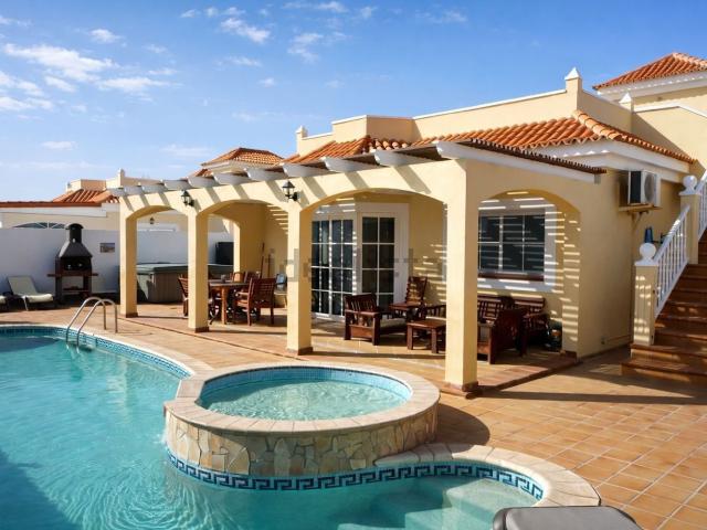 Chalet, Antigua