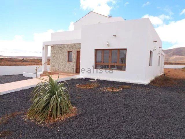 Chalet, Antigua