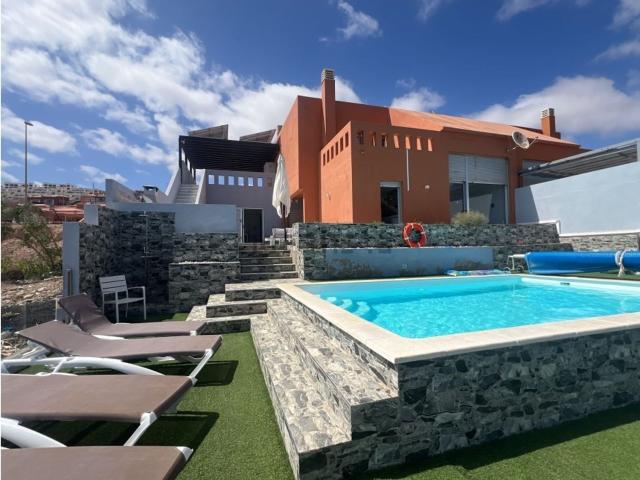 Chalet, Antigua