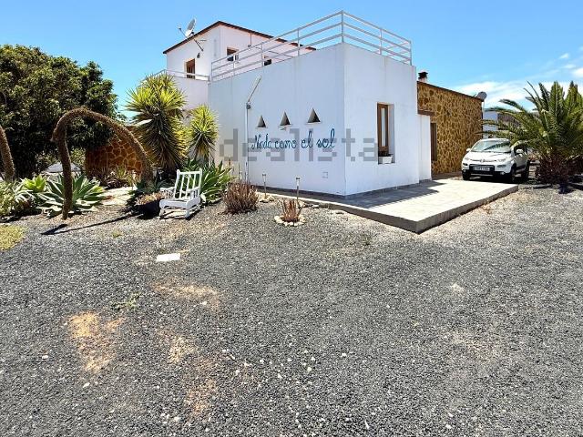 Chalet, Antigua
