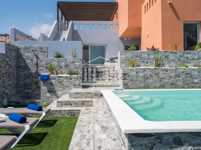 Chalet, Antigua