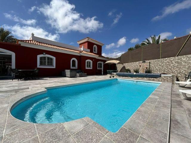 Chalet, Antigua