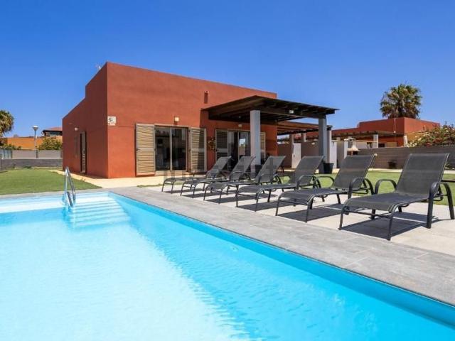 Chalet, Antigua