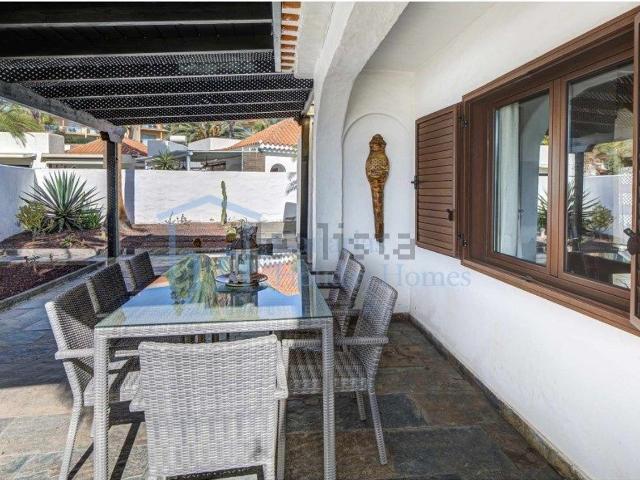 Chalet, Antigua