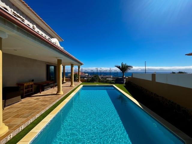 Chalet, Antigua