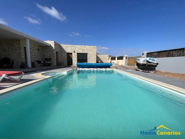 Chalet, Antigua