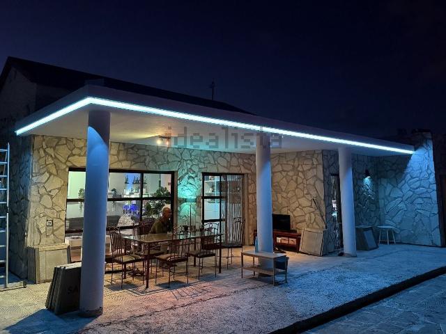 Chalet, Antigua