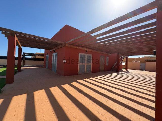 Chalet, Antigua