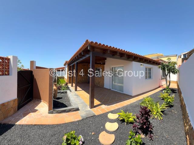 Chalet, Antigua