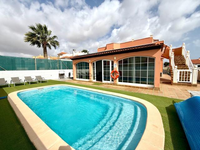 Chalet, Antigua