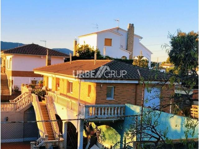 Chalet, Abrera