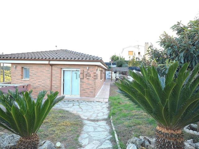 Chalet, Abrera