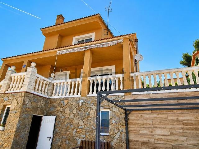 Chalet, Abrera