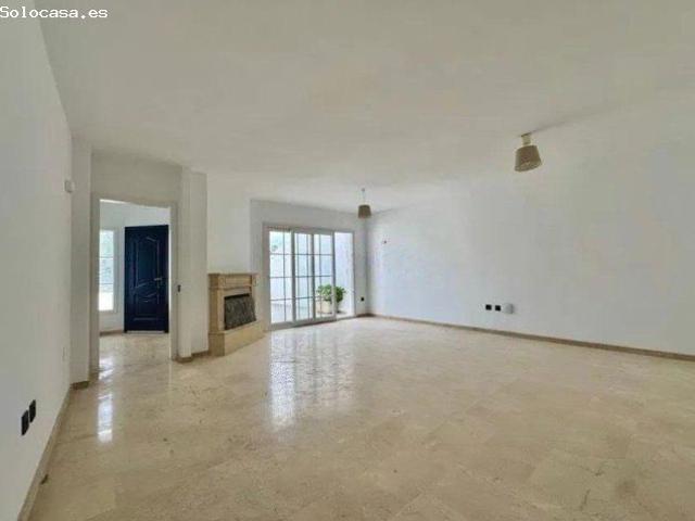 CHALET ADOSADO TOTALMENTE REFORMADO EN ALHAURÍN DE LA TORRE