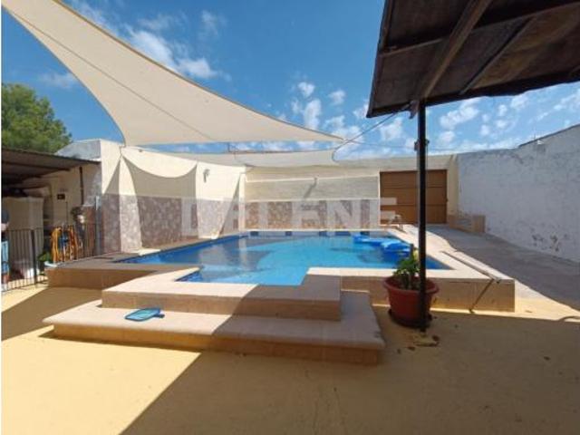 Chalet adosado Venta Hellín, Isso