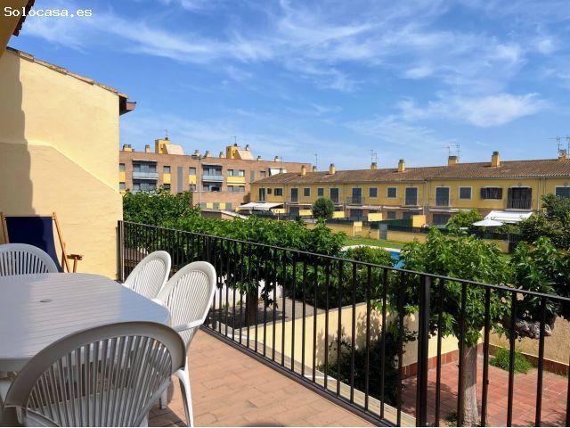 ? Chalet adosado con carácter, chimenea y terrazas en Sant Pere Pescador