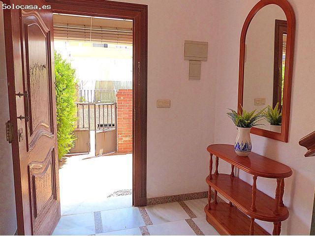 CHALET ADOSADO CON GARAJE EN PLAYA DE REGLA