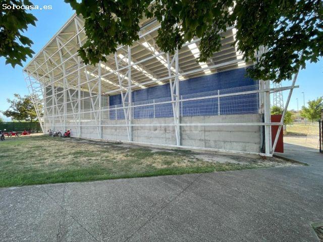 Chalet adosado con jardín privado a lado de las piscinas de Rodezno a 8 km de