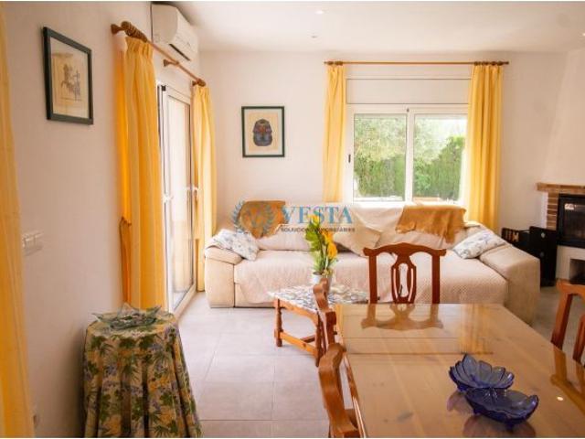 CHALET ADOSADO CON LICENCIA TURÍSTICA Y GRAN TERRAZA EN LES 3 CALES, L’AMETLLA DE MAR