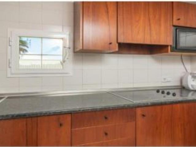 CHALET ADOSADO CON LICENCIA VACACIONAL