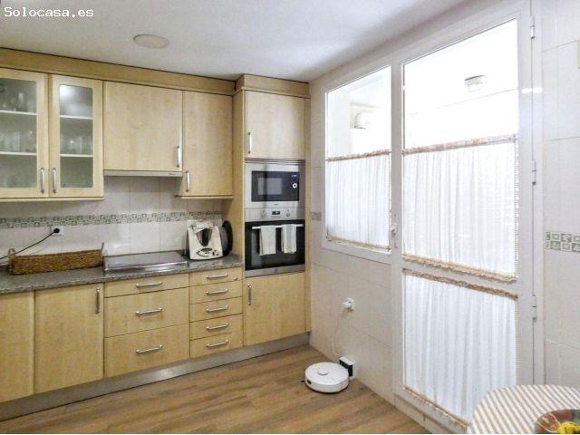 Chalet adosado de 4 dormitorios en Alicante Golf