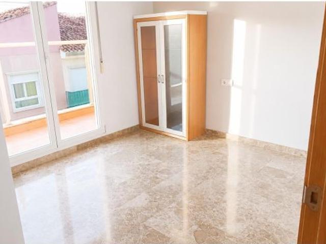 Chalet adosado de 4 habitaciones con garaje en Puçol