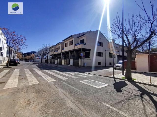 Chalet adosado de lujo junto a Centro Comercial Nevada de Armilla