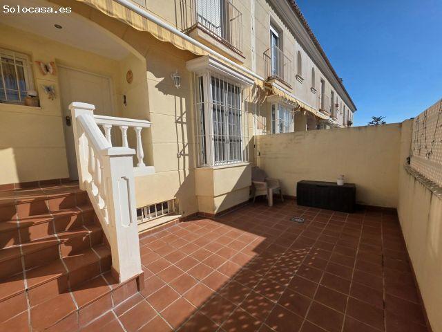 CHALET ADOSADO en Torre de Benagalbón
