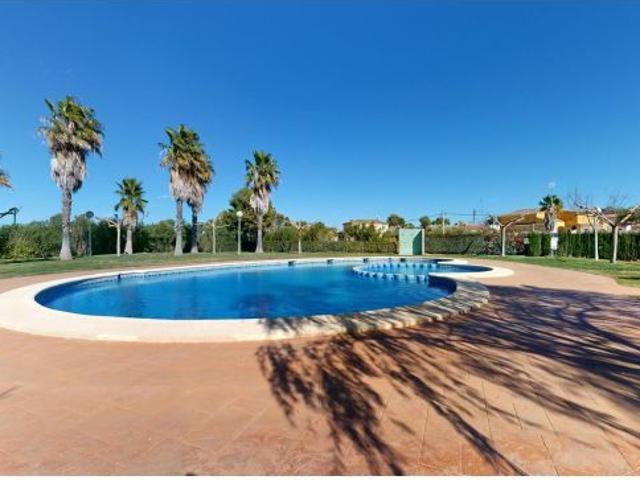 CHALET ADOSADO EN TURIS