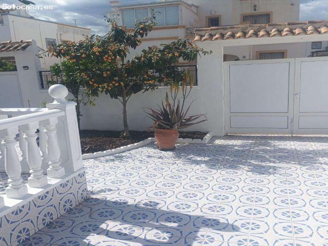 Chalet Adosado en Urbanizacion Jardin del Mar, Torrevieja