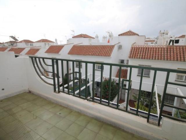 Chalet adosado en venta zona Castillo