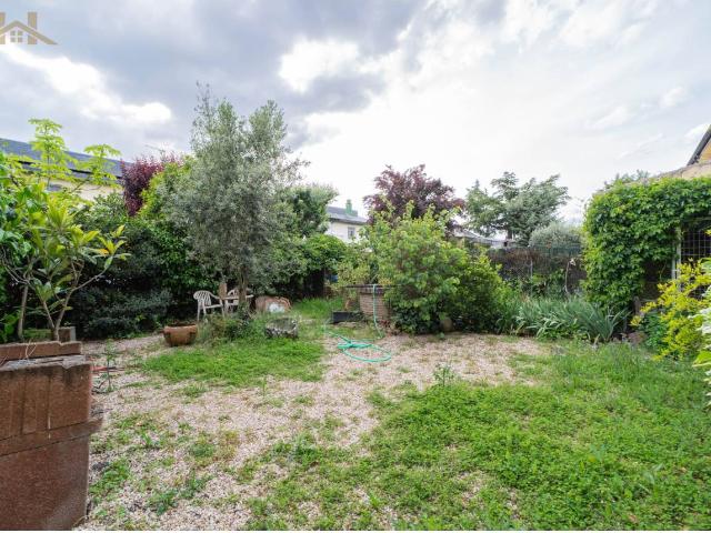 Chalet adosado en venta en Urbanización Collado Real
