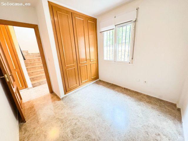 Chalet adosado en venta en Bonalba, Alicante