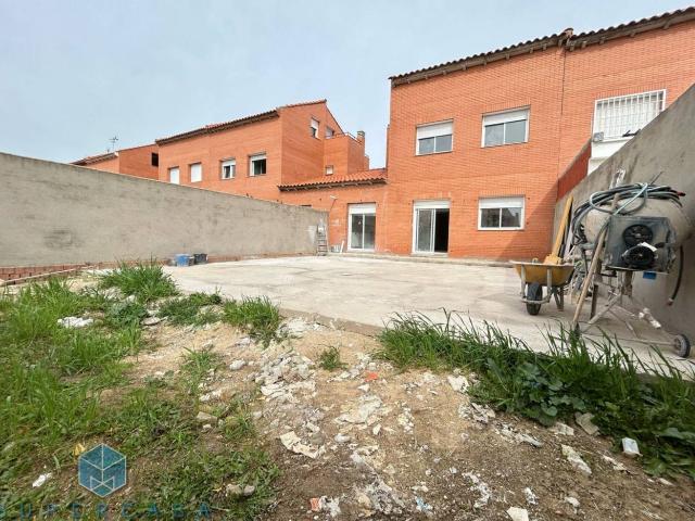 Chalet adosado en venta en Magán