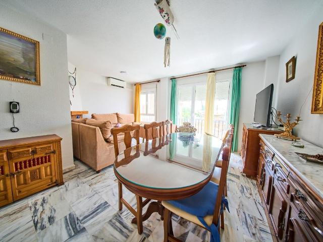 Chalet adosado en venta, Fuente Vaqueros, Granada