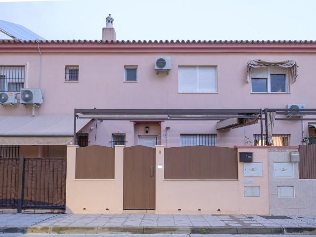 Chalet adosado en venta, Gelves, Sevilla