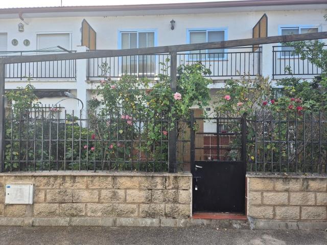 Chalet adosado en venta, Navaluenga, Ávila