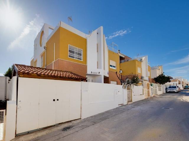 Chalet adosado en venta, Orihuela, Alicante/Alacant