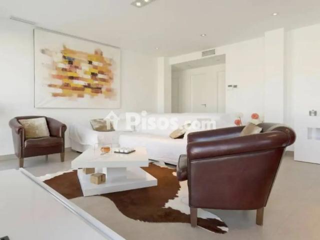 Chalet adosado en alquiler en Avenida de Orihuela, 4