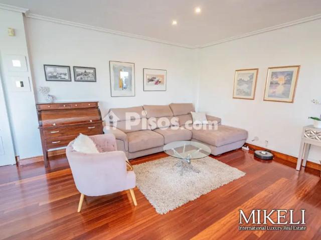 Chalet adosado en alquiler en Calle de la Mina