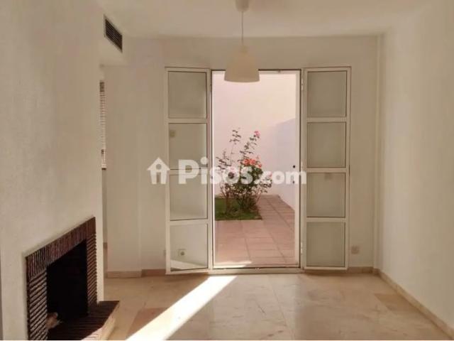 Chalet adosado en alquiler en Calle del Guernica, 2