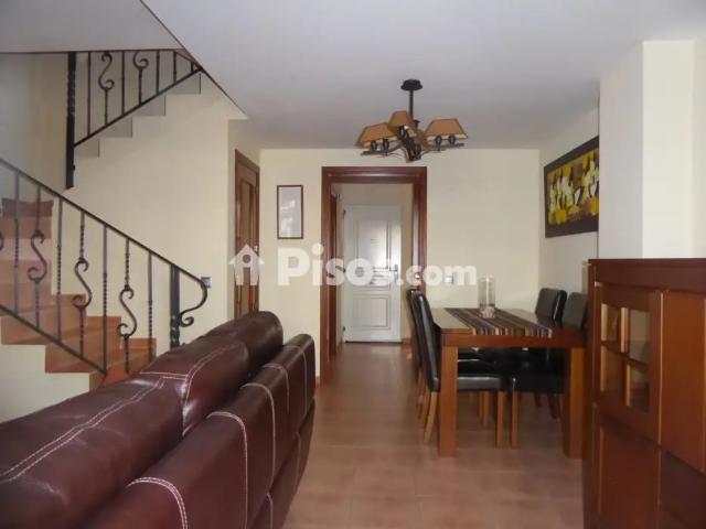 Chalet adosado en alquiler en Calle Hierro