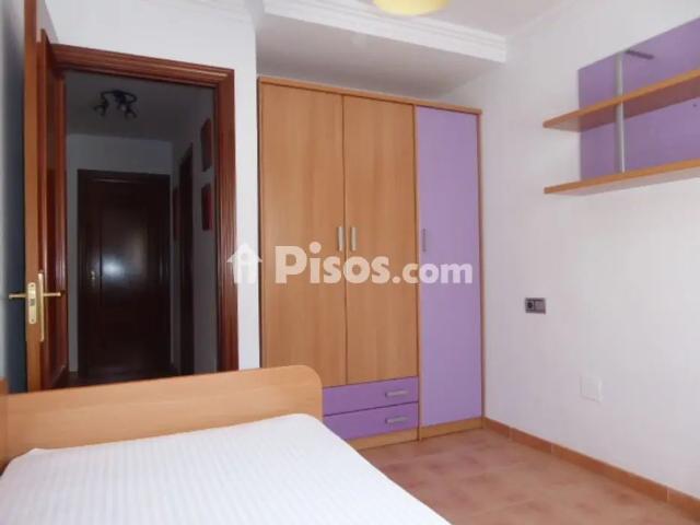 Chalet adosado en alquiler en Calle Hierro